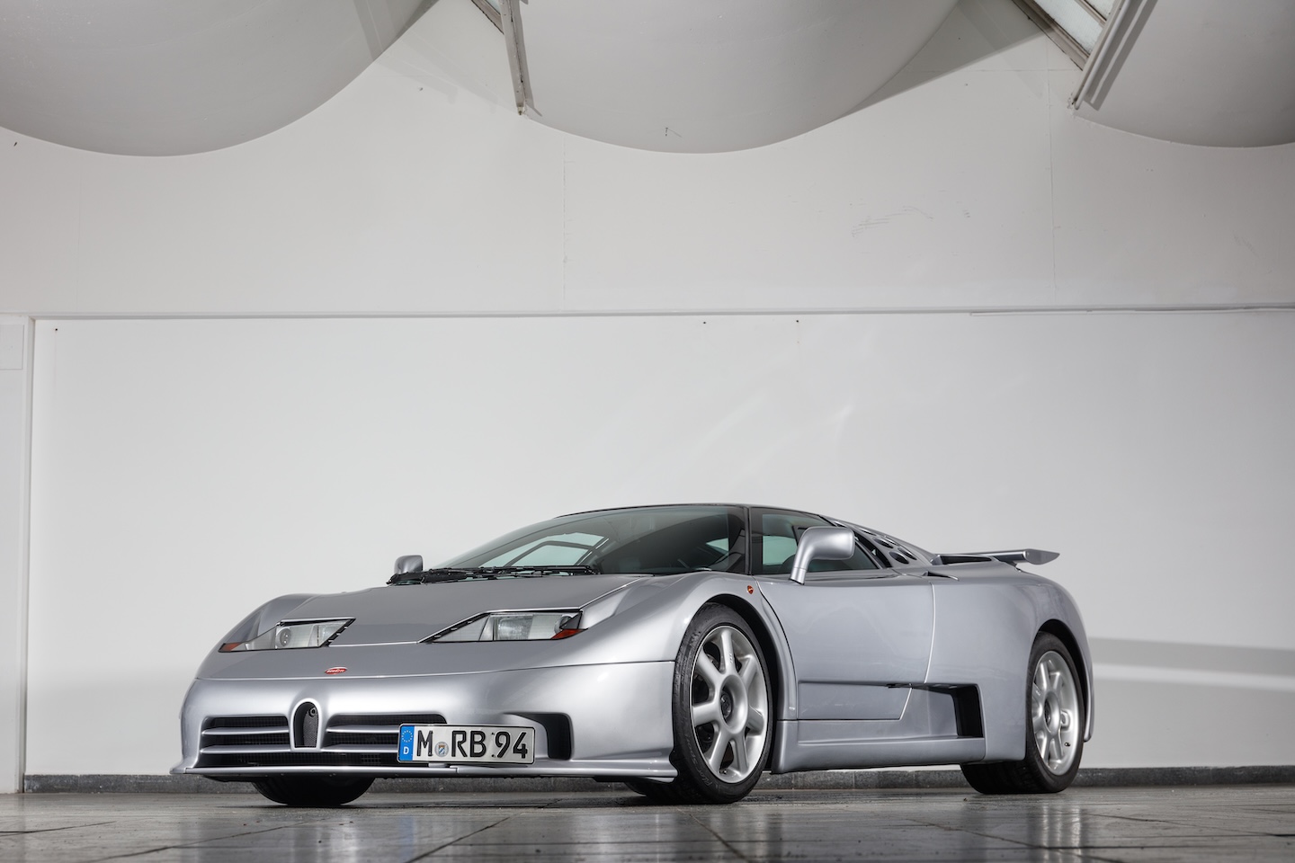 Bugatti EB110SS   34